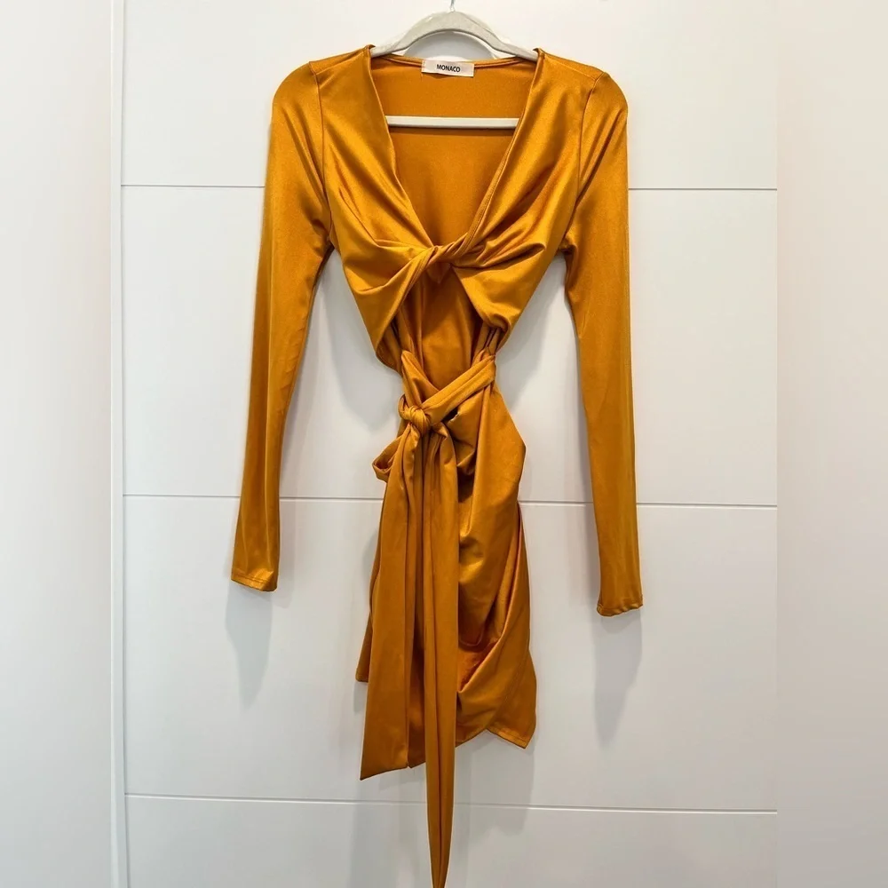 Gold/Mustard Monaco Long Sleeve Spandex Dress Size 4